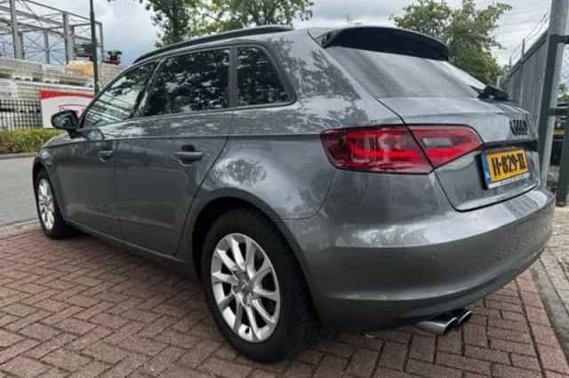 Audi A3 (2013) thumbnail 2