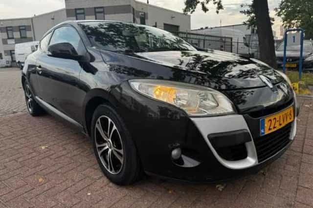 Renault Mégane (2010) thumbnail 1