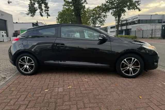 Renault Mégane (2010) thumbnail 4