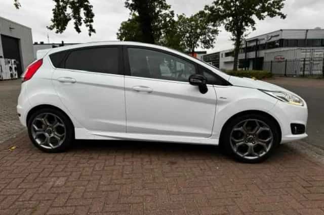 Ford Fiesta (2017) thumbnail 4