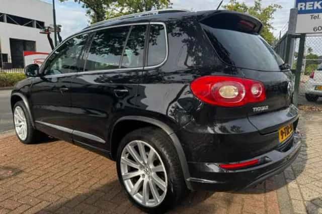 Volkswagen Tiguan (2011) thumbnail 2