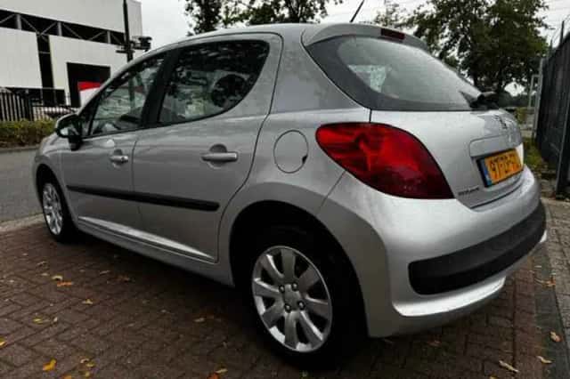 Peugeot 207 (2008) thumbnail 2