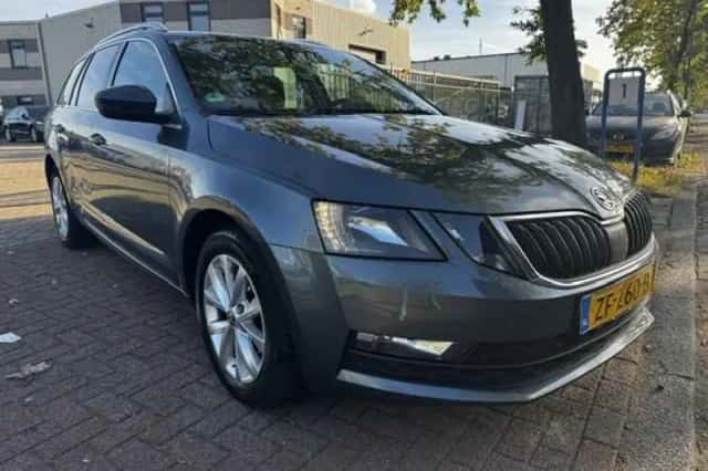 Škoda Octavia (2018) thumbnail 1