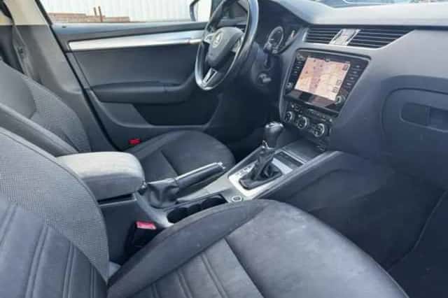 Škoda Octavia (2018) thumbnail 3