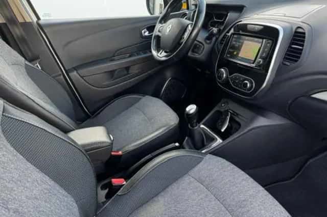 Renault Captur (2018) thumbnail 3