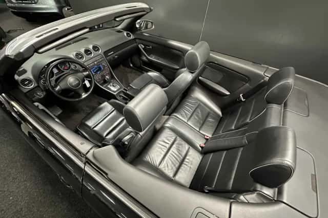 Audi A4 (2004) thumbnail 5