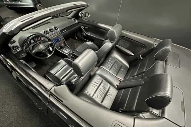 Audi S4 (2004) thumbnail 5