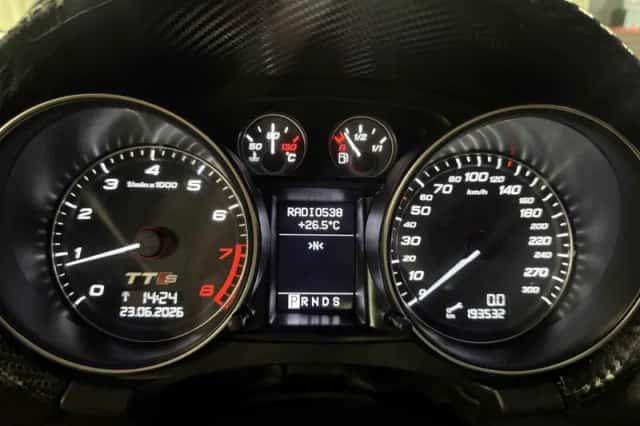 Audi TT (2009) thumbnail 4