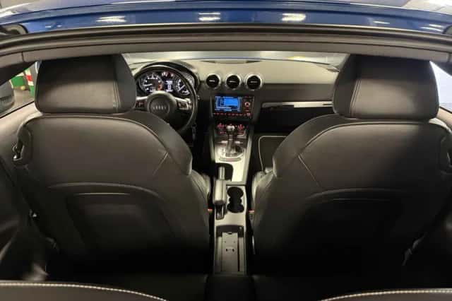 Audi TT (2009) thumbnail 6