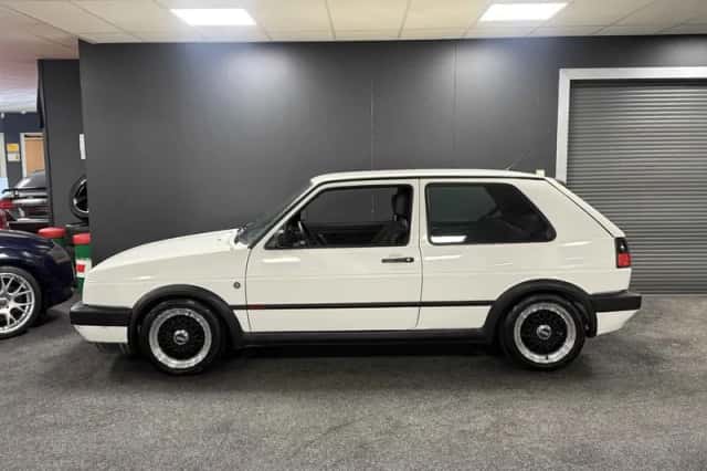 Volkswagen Golf (1989) thumbnail 2