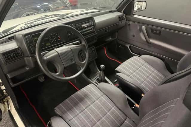Volkswagen Golf (1989) thumbnail 5