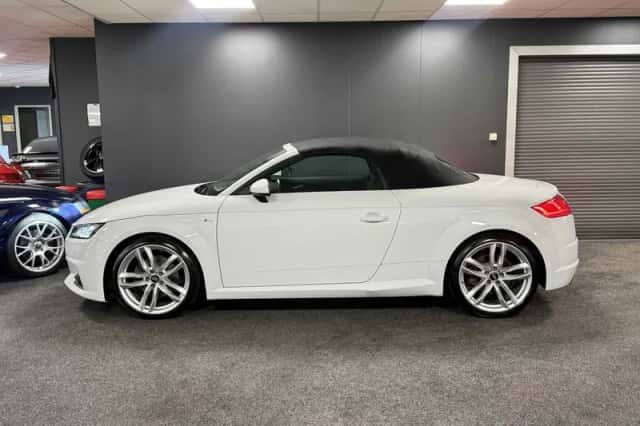 Audi TT (2015) thumbnail 2