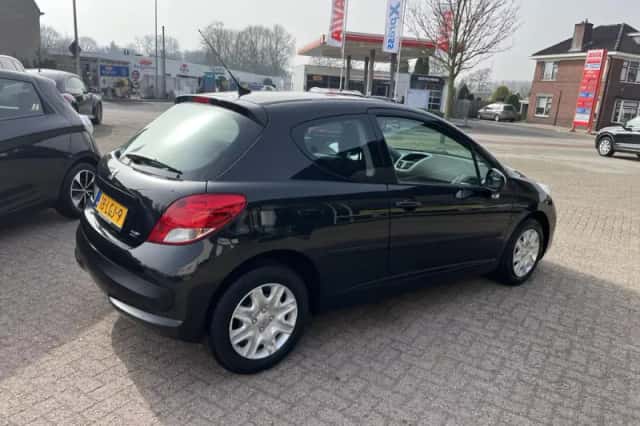 Peugeot 207 (2010) thumbnail 4