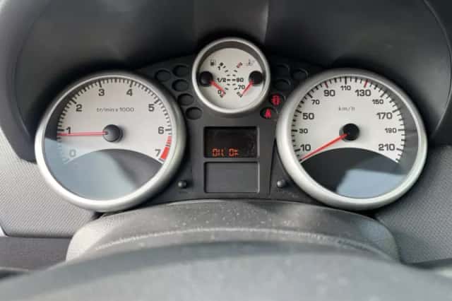 Peugeot 207 (2010) thumbnail 5