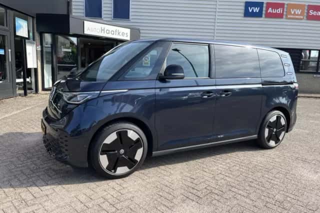 Volkswagen ID. Buzz (2023) thumbnail 1