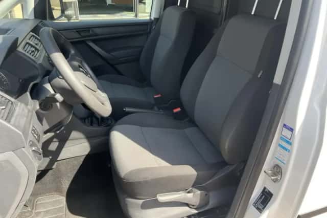 Volkswagen Caddy (2017) thumbnail 2