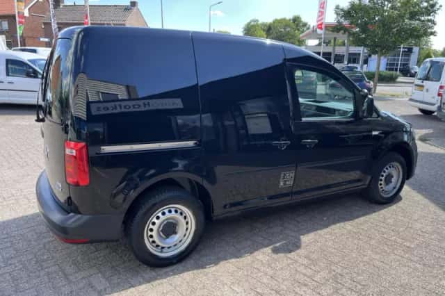 Volkswagen Caddy (2015) thumbnail 4
