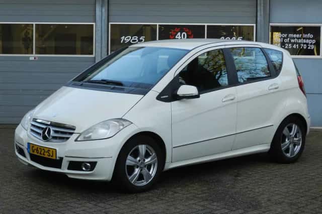 Mercedes-Benz A-Klasse (2010) thumbnail 2