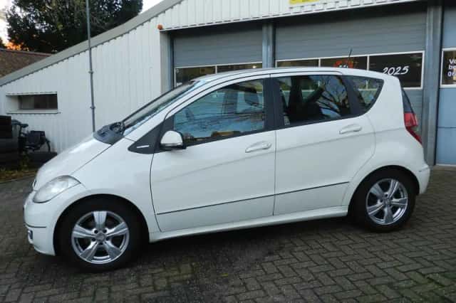 Mercedes-Benz A-Klasse (2010) thumbnail 3