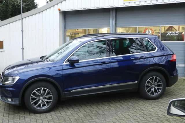 Volkswagen Tiguan (2018) thumbnail 3