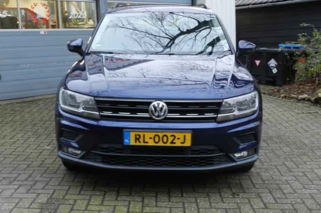 Volkswagen Tiguan (2018) thumbnail 4