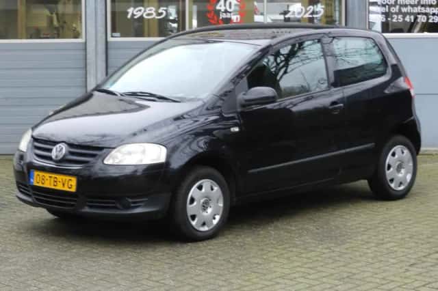 Volkswagen Fox (2006) thumbnail 2