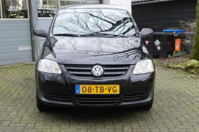 Volkswagen Fox (2006) thumbnail 4