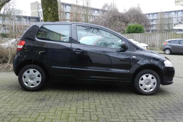 Volkswagen Fox (2006) thumbnail 6