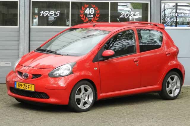 Toyota Aygo (2006) thumbnail 2