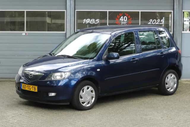 Mazda 2 (2006) thumbnail 2