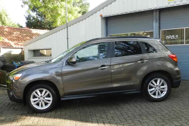 Mitsubishi ASX (2012) thumbnail 3