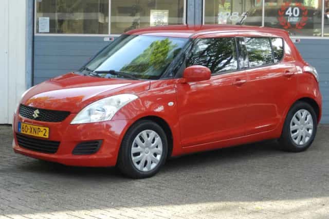 Suzuki Swift (2012) thumbnail 2