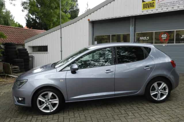 SEAT Ibiza (2017) thumbnail 3
