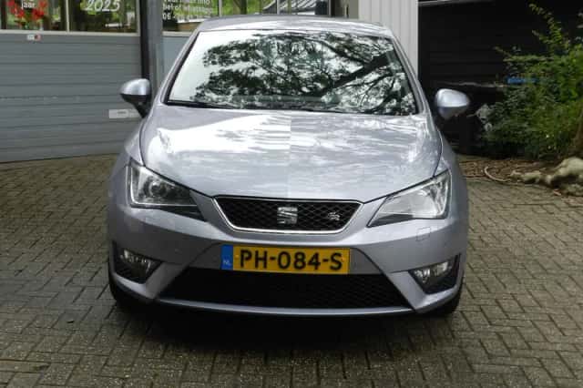 SEAT Ibiza (2017) thumbnail 4