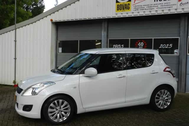 Suzuki Swift (2014) thumbnail 3