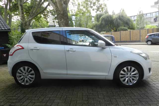 Suzuki Swift (2014) thumbnail 6