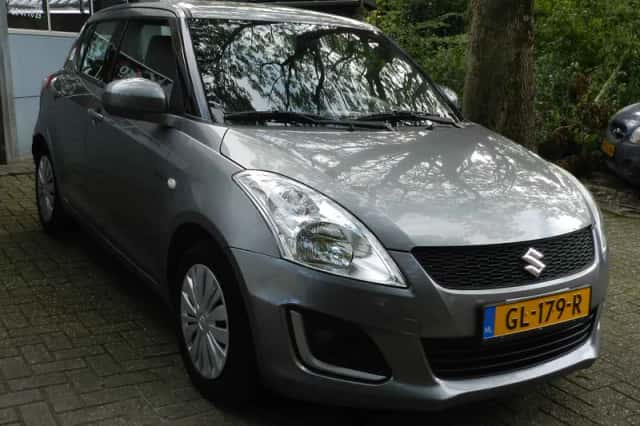 Suzuki Swift (2015) thumbnail 6