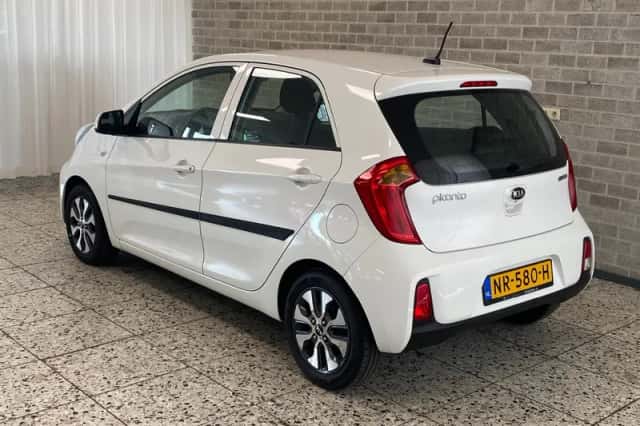 Kia Picanto (2017) thumbnail 5