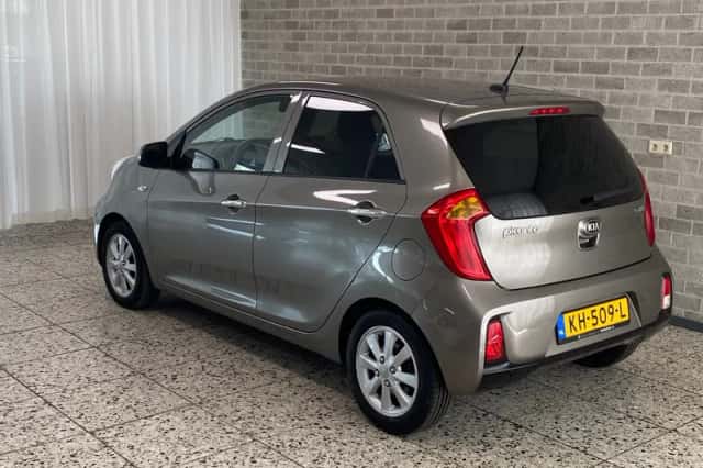 Kia Picanto (2016) thumbnail 5