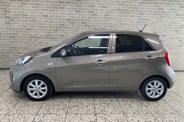 Kia Picanto (2016) thumbnail 6