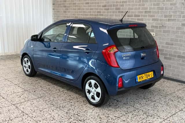 Kia Picanto (2016) thumbnail 5