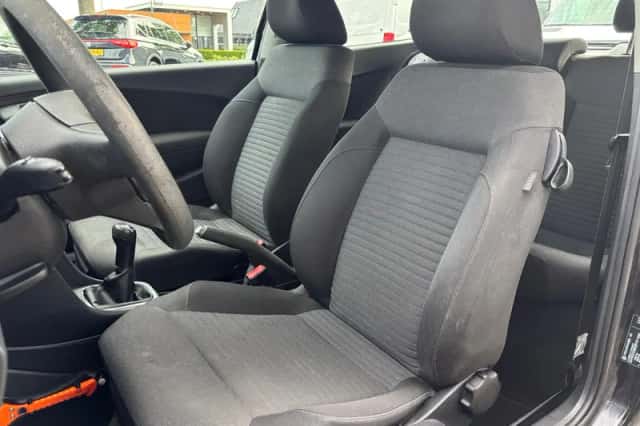 Volkswagen Polo (2011) thumbnail 2