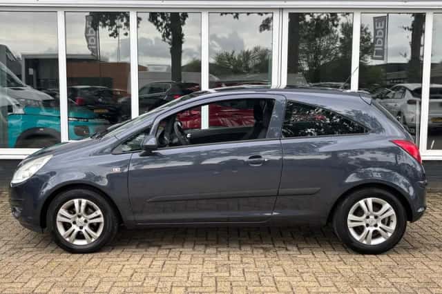 Opel Corsa (2009) thumbnail 5