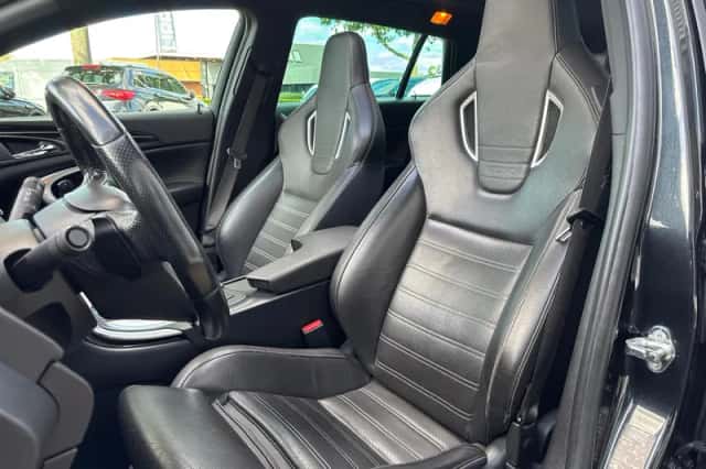 Opel Insignia (2012) thumbnail 2