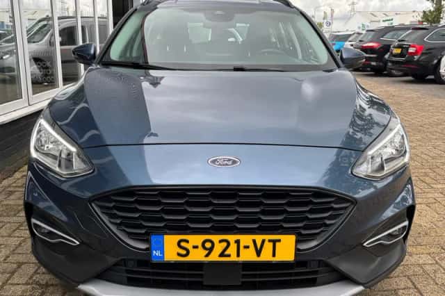 Ford Focus (2019) thumbnail 3