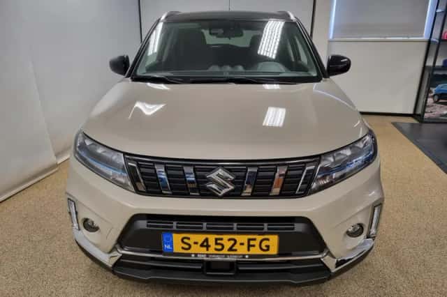 Suzuki Vitara (2023) thumbnail 2