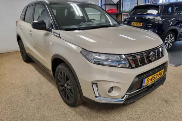 Suzuki Vitara (2023) thumbnail 3
