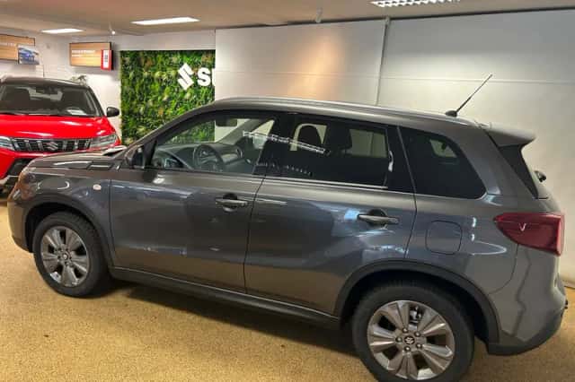 Suzuki Vitara (2025) thumbnail 4