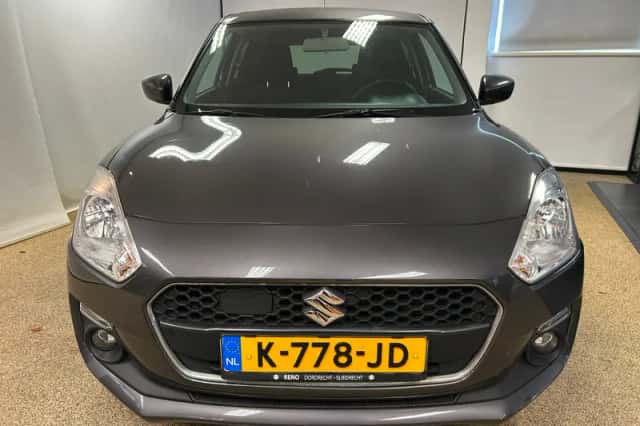 Suzuki Swift (2021) thumbnail 2