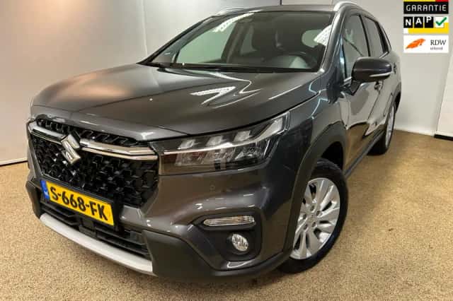 Suzuki S-Cross (2023) thumbnail 1